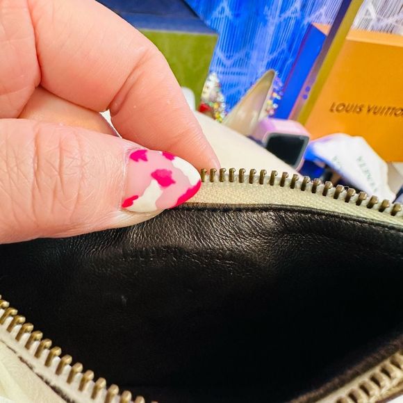 Gucci Rare GG Micro Purse Key Pouch Cream Leather Half Moon - Picture 10 of 14